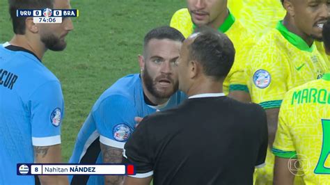 tarjeta roja uruguay vs brasil